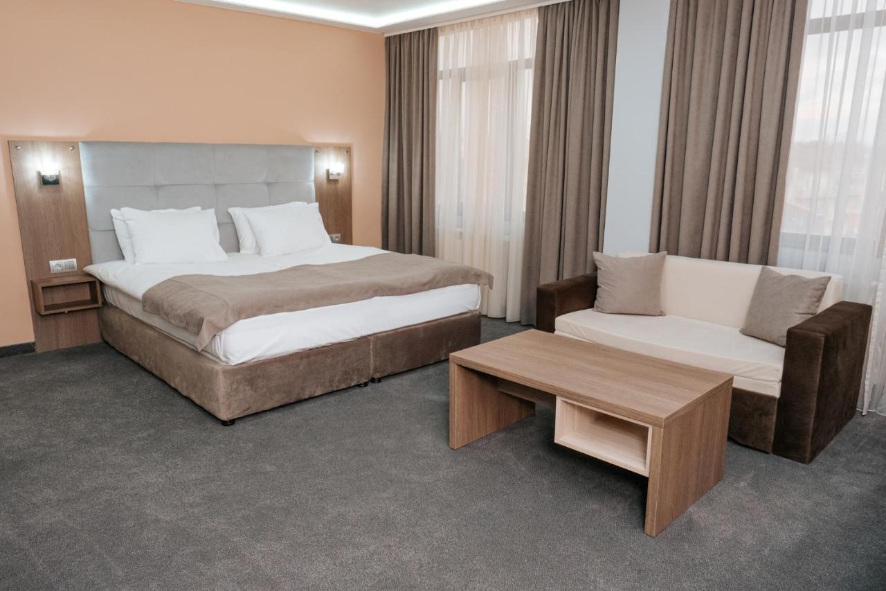 Hotel Tundzha - Renovated! Yambol Eksteriør bilde