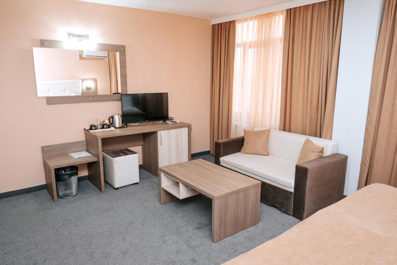 Hotel Tundzha - Renovated! Yambol Eksteriør bilde