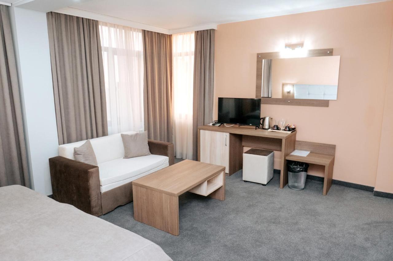 Hotel Tundzha - Renovated! Yambol Eksteriør bilde